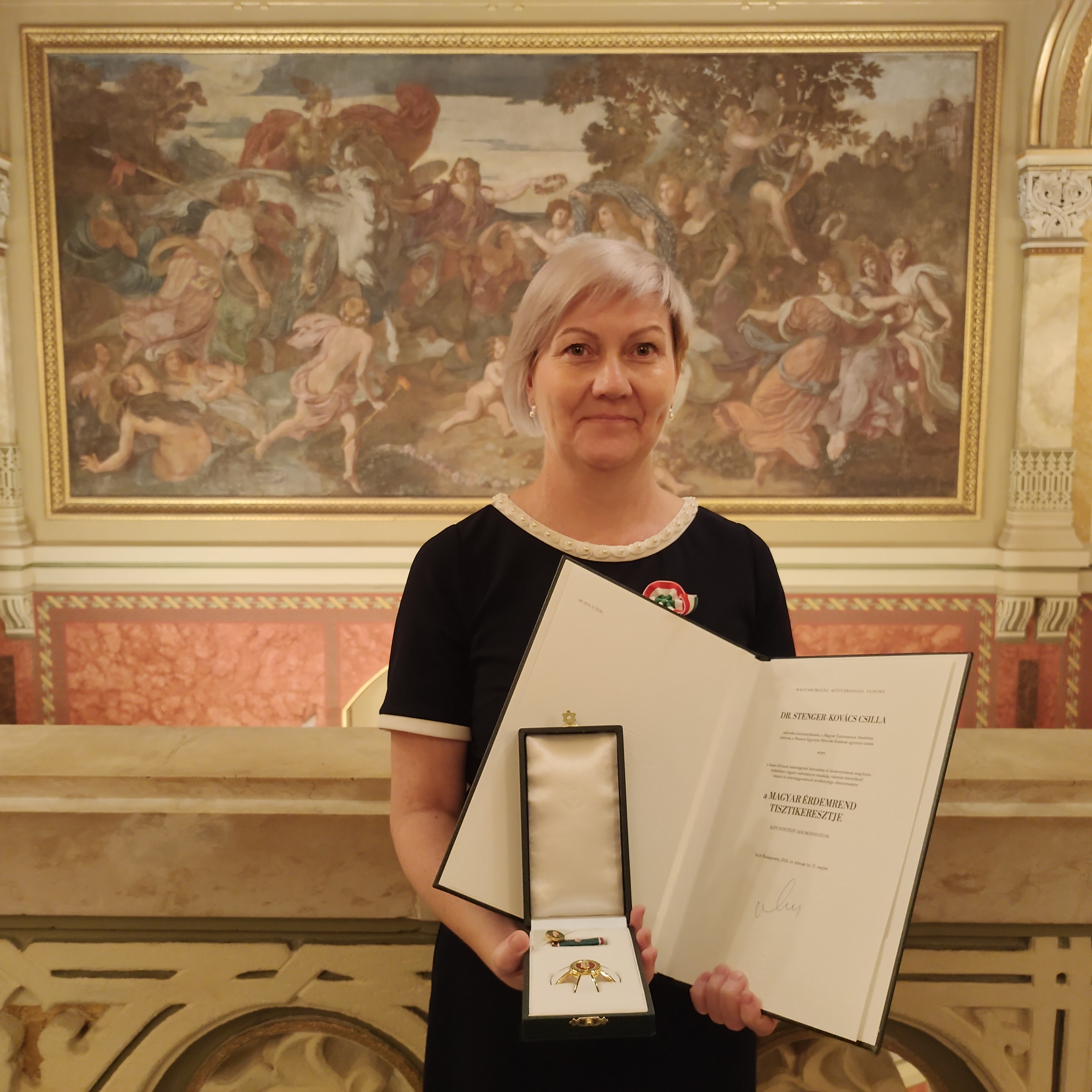 Dr. Stenger-Kovács Csilla állami kitüntetésben részesült