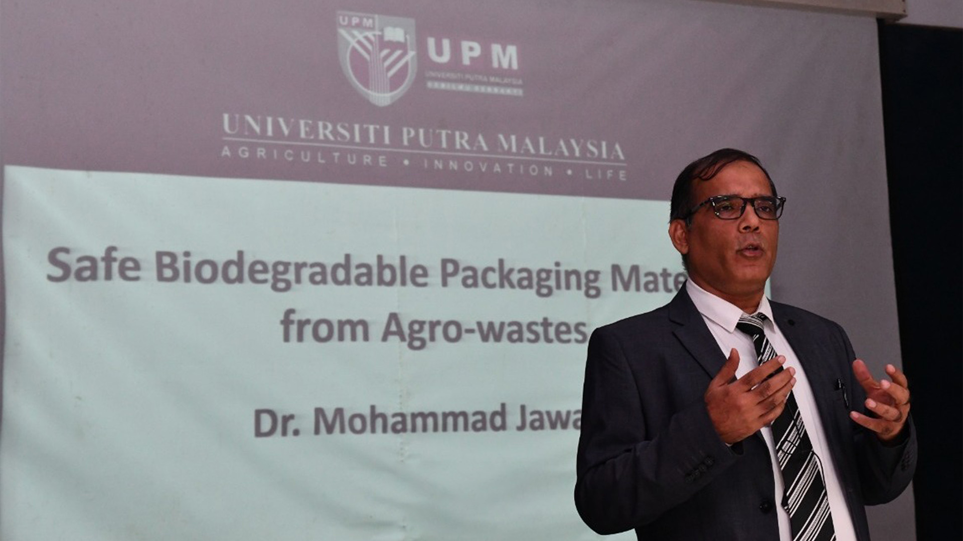 Prof. Mohammad Jawaid előadása - Safe biodegradable packaging from agro wastes