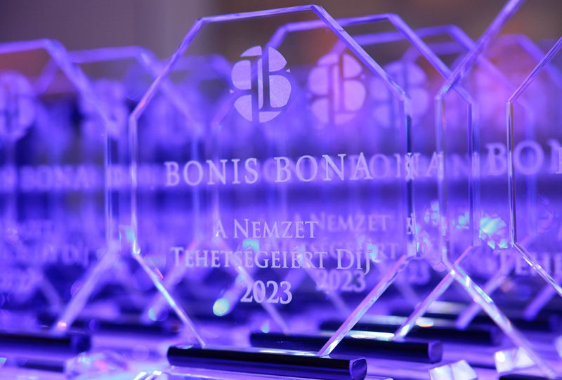 Bonis Bona – A nemzet tehetségeiért pályázati felhívás