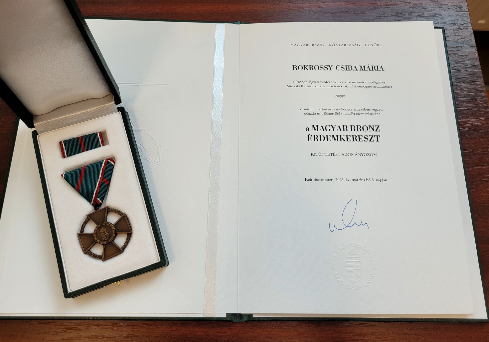 Karunk dolgozója, Bokrossy-Csiba Mária, Magyar Bronz Érdemkereszt Kitüntetésében részesült 2023. március 15. alkalmából.