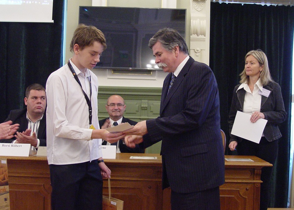 OvegesFizikaVerseny MKdij 2016